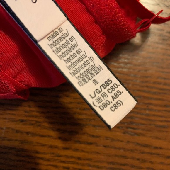 Victoria's Secret Bra, Victoria's Secret Bralette, Red Bralette, Victoria Secret - Picture 3 of 4